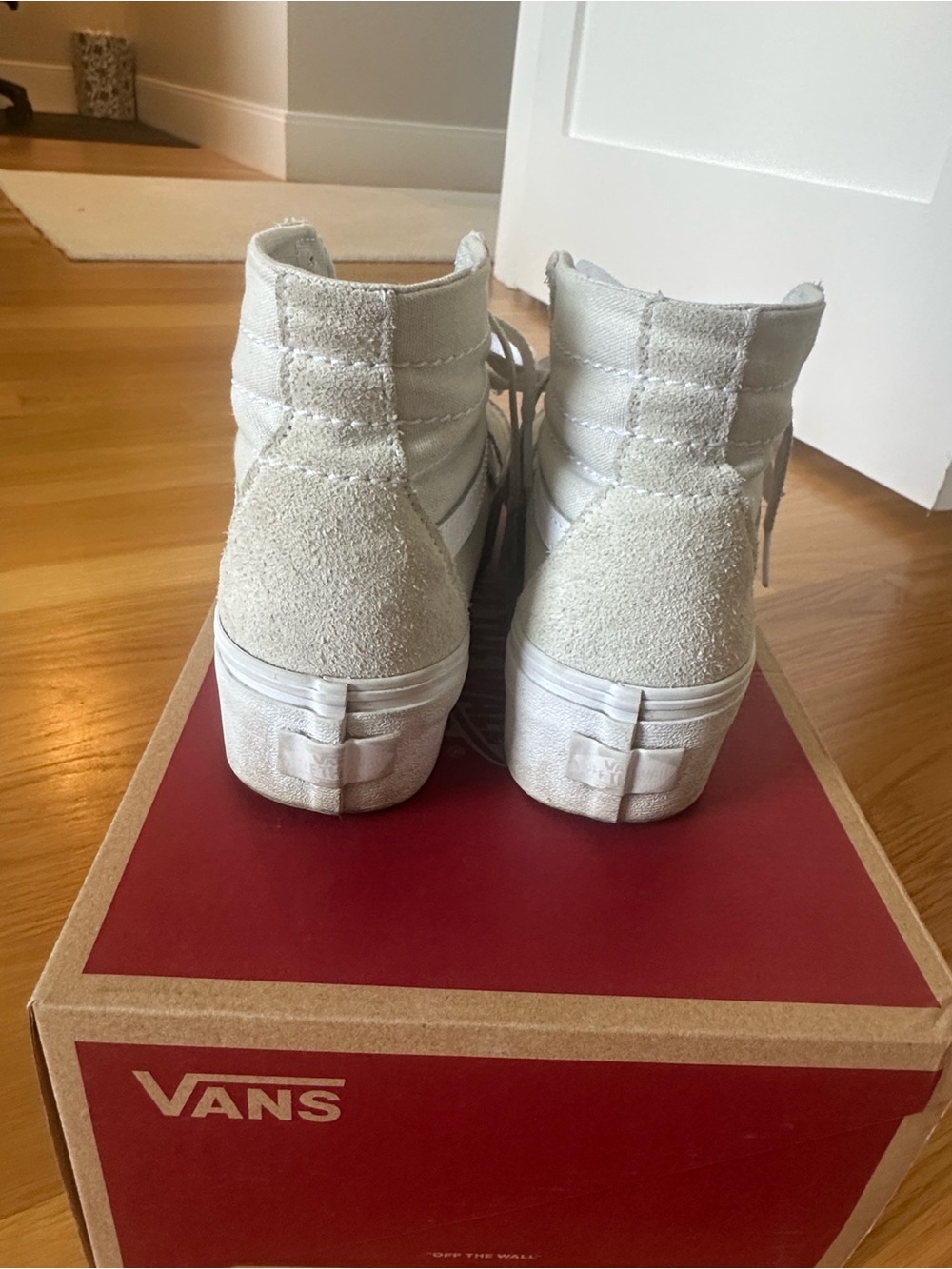 Vans Cream Platform Lace-Up Sneakers - Picture 8 of 9
